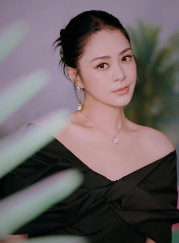 ������¶����ǳЦ��Ů�񷶶�ʮ�㡣